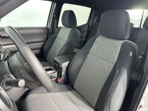 Used 2023 Toyota Tacoma TRD Sport image 13