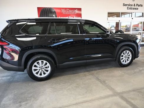Used 2024 Toyota Grand Highlander AWD image 5