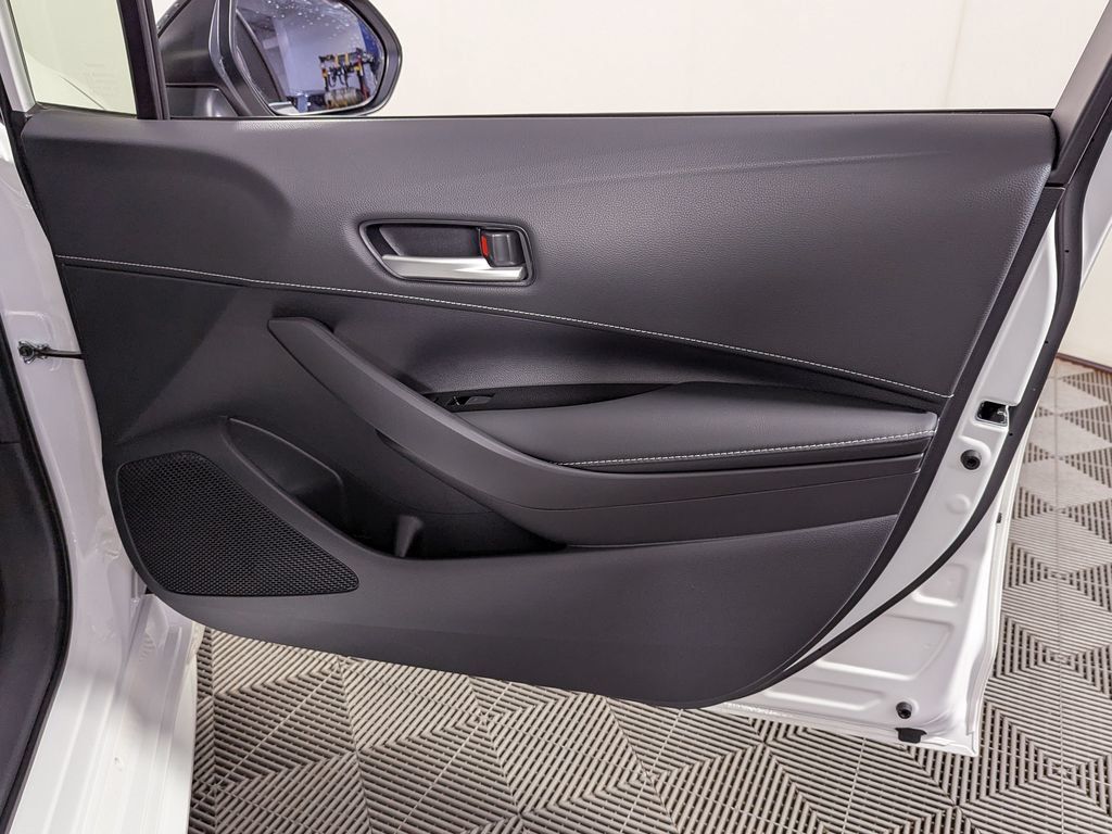 Used 2026 Toyota Corolla SE FWD image 30