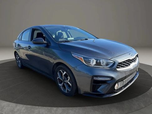 Used 2020 Kia Forte LXS FWD image 3