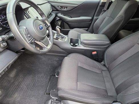 Used 2022 Subaru Outback Premium image 8