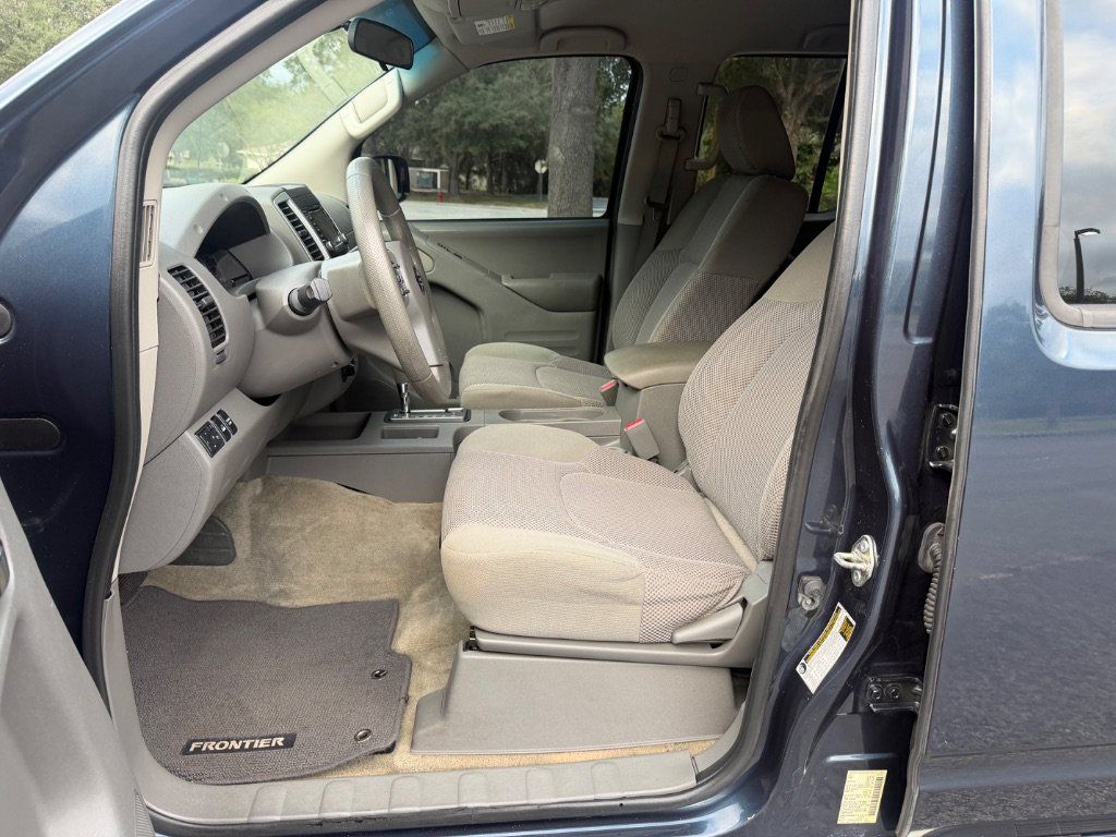 Used 2017 Nissan Frontier SV AWD/4WD image 14