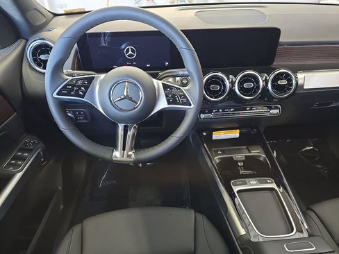New 2026 Mercedes-Benz GLB 250 GLB 250 image 17
