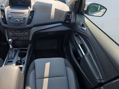 Used 2017 Ford Escape SE AWD/4WD image 16