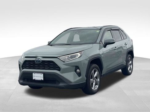 Used 2021 Toyota RAV4 XLE Premium AWD/4WD image 2
