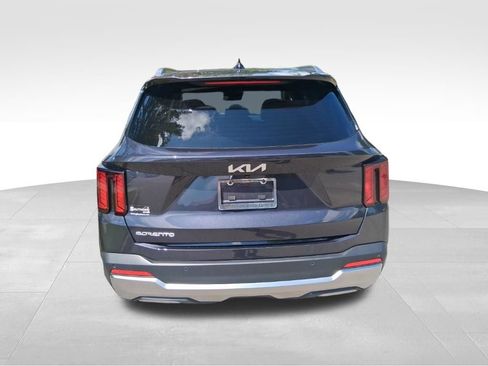 Certified 2025 Kia Sorento S FWD image 4