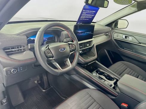 Certified 2025 Ford Explorer ST-Line w/ Premium Package AWD/4WD image 16