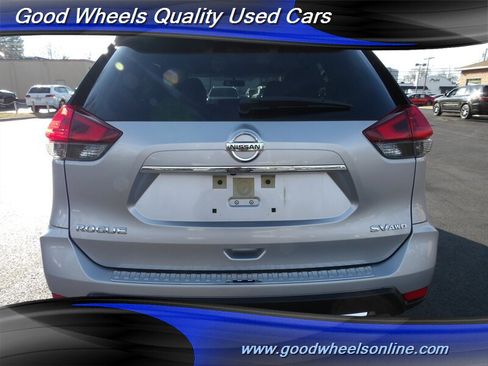 Used 2018 Nissan Rogue SV w/ Sun & Sound Touring Package image 5