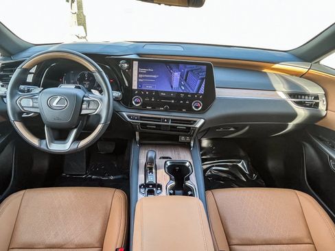 Used 2024 Lexus RX 350 w/ Convenience Package image 11