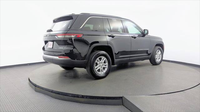 Used 2024 Jeep Grand Cherokee Laredo RWD image 8