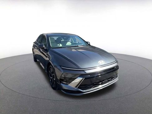 Used 2025 Hyundai Sonata SEL image 3