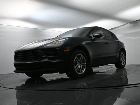 Certified 2021 Porsche Macan image 44