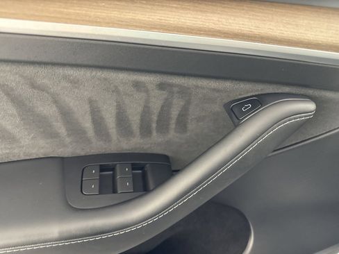 Used 2023 Tesla Model Y Long Range image 15