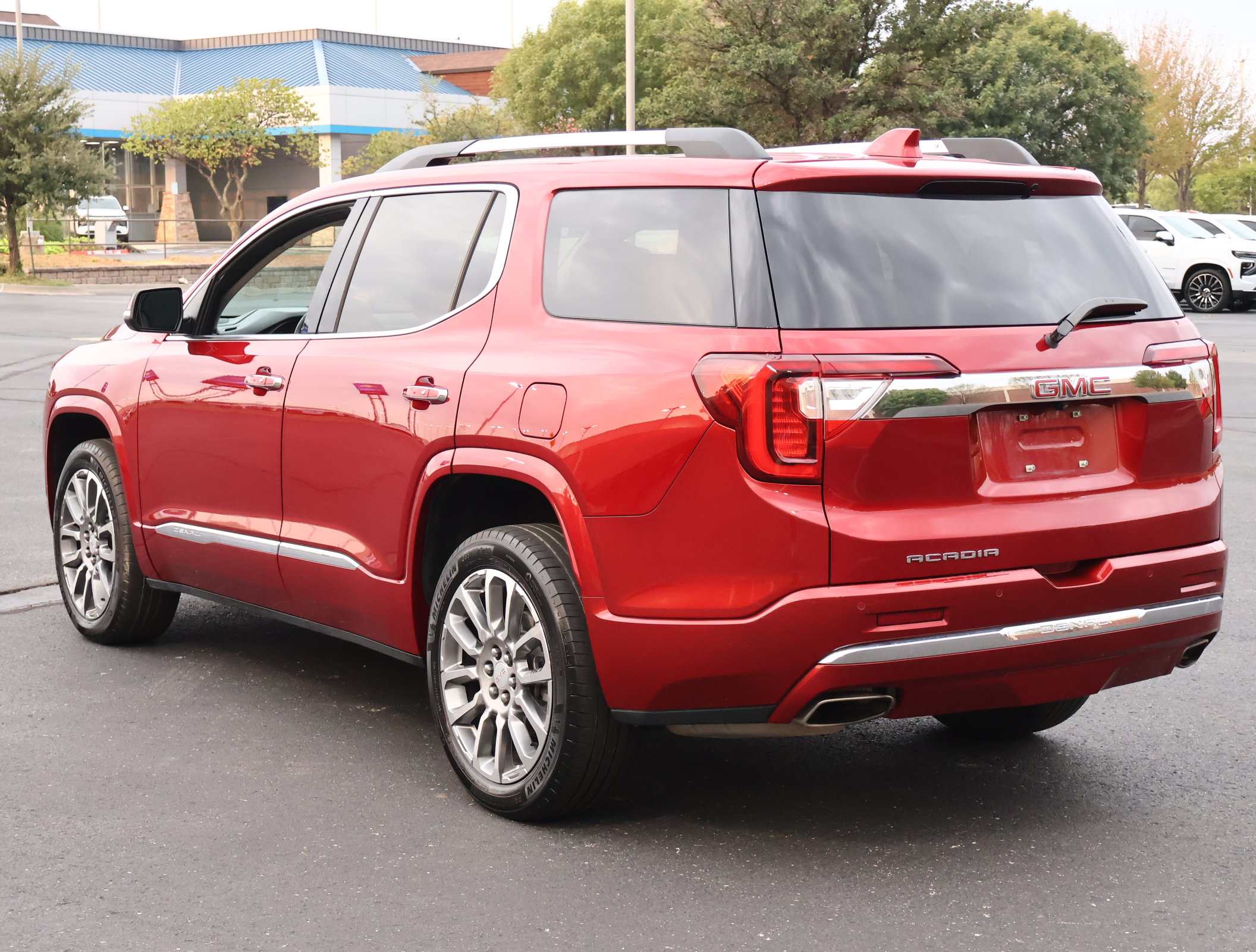 Used 2023 GMC Acadia Denali FWD image 7