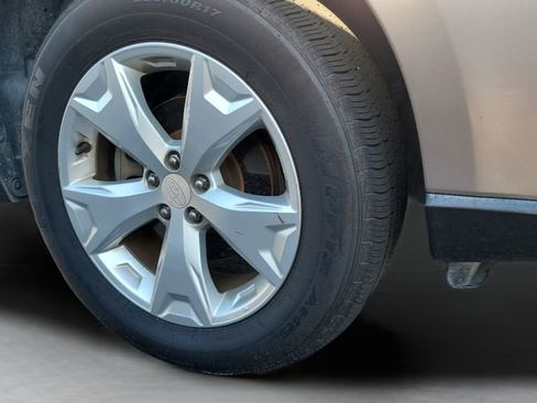 Used 2015 Subaru Forester 2.5i w/ Alloy Wheel Package AWD/4WD image 9
