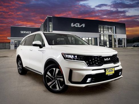 Certified 2024 Kia Sorento EX AWD/4WD image 1