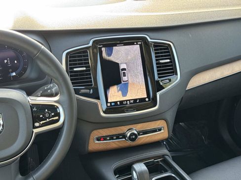 Used 2024 Volvo XC90 B5 Plus AWD/4WD image 9