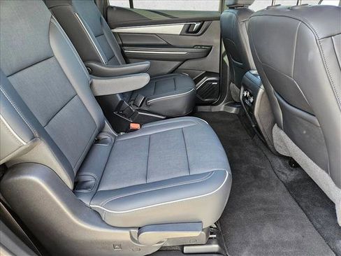Used 2025 Buick Enclave Preferred w/ Power Package FWD image 19