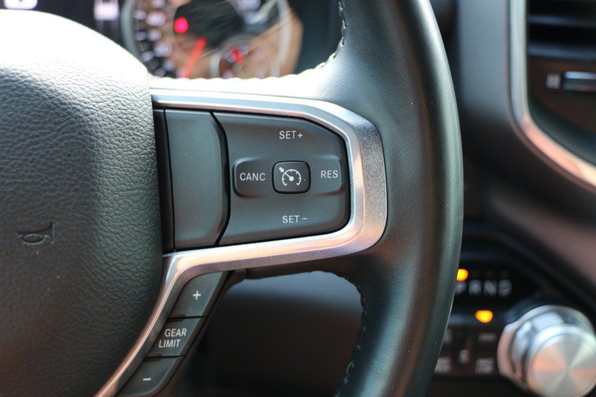 Used 2022 RAM 1500 Laramie AWD/4WD image 21