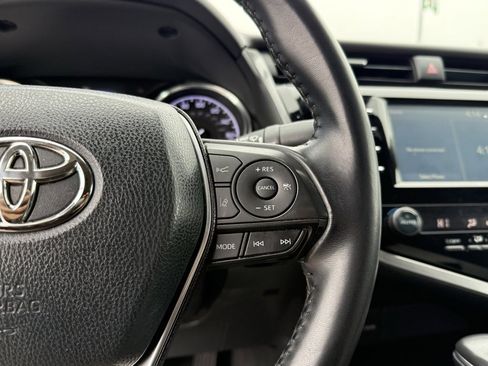 Used 2018 Toyota Camry SE image 16