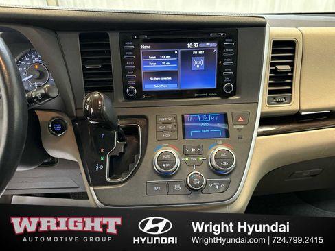 Used 2020 Toyota Sienna XLE image 23