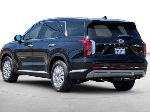 Used 2024 Hyundai Palisade SEL FWD image 4