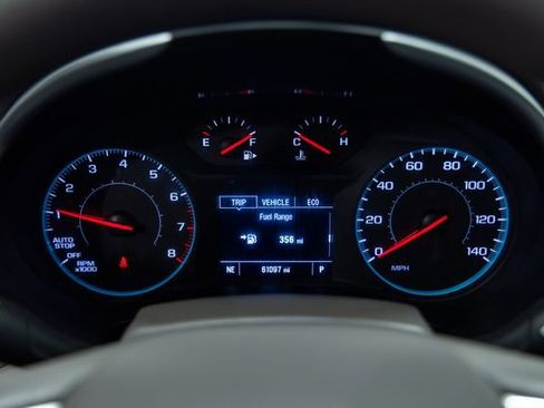 Used 2023 Chevrolet Malibu LT image 2