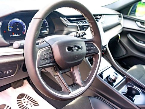 New 2025 Jeep Grand Cherokee L Altitude RWD image 10