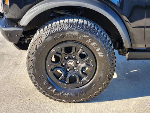 Used 2024 Ford Bronco Wildtrak image 12