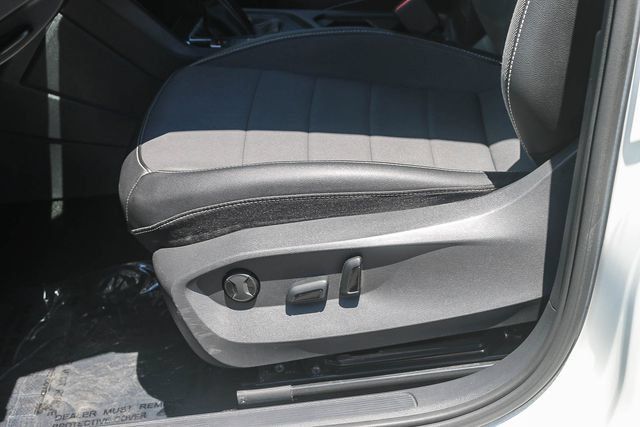 Used 2023 Volkswagen Taos SE FWD image 25