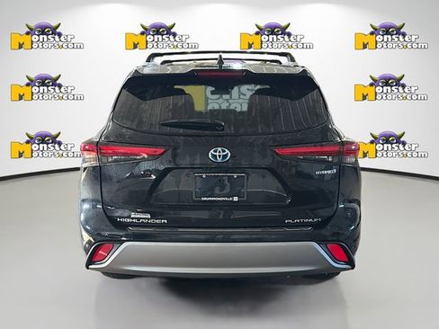 Used 2022 Toyota Highlander Platinum image 5