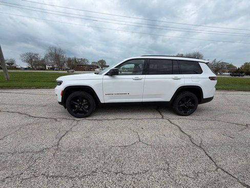 Certified 2023 Jeep Grand Cherokee L Laredo AWD/4WD image 10