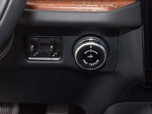 New 2026 Lincoln Navigator L Black Label AWD/4WD image 31