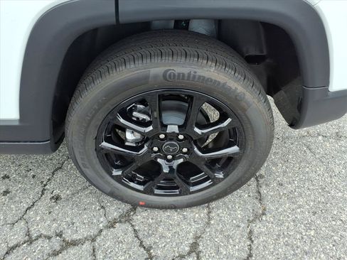 Used 2026 Jeep Compass Latitude AWD/4WD image 4