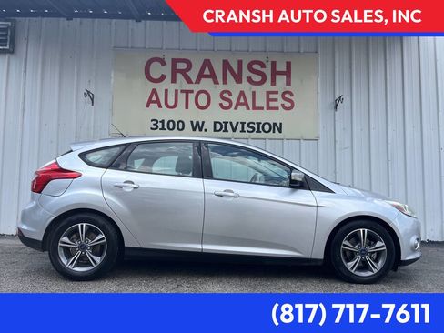 Used 2014 Ford Focus SE w/ SE Sport Package FWD image 1