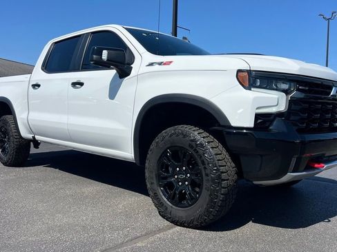 Used 2023 Chevrolet Silverado 1500 ZR2 w/ Technology Package image 10