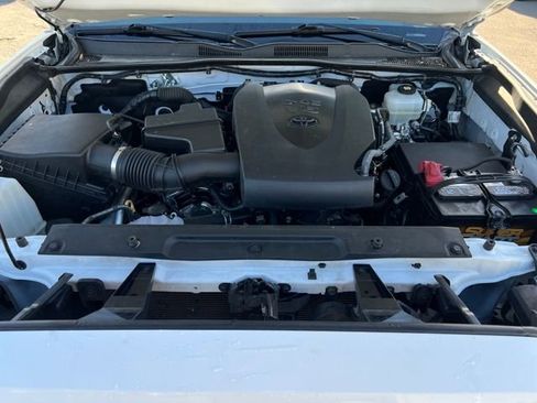 Used 2023 Toyota Tacoma TRD Off-Road image 31