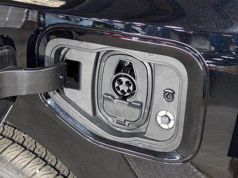 Used 2025 Ford F150 Lightning Flash AWD/4WD image 5