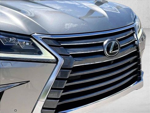 Used 2017 Lexus LX 570 4WD w/ Luxury Package image 27