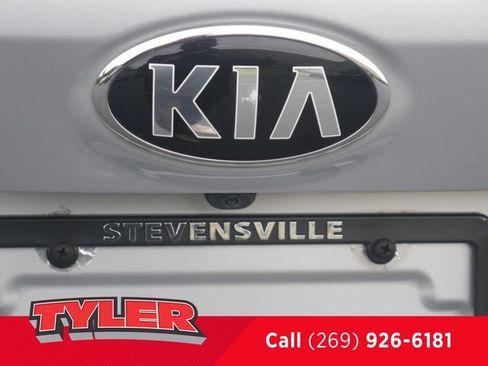 Used 2021 Kia Sorento S w/ Panoramic Sunroof Package AWD/4WD image 16