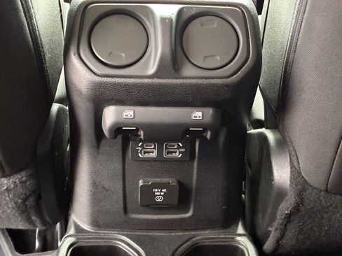Used 2018 Jeep Wrangler Unlimited Sahara AWD/4WD image 23