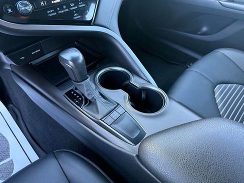 Used 2024 Toyota Camry SE image 22