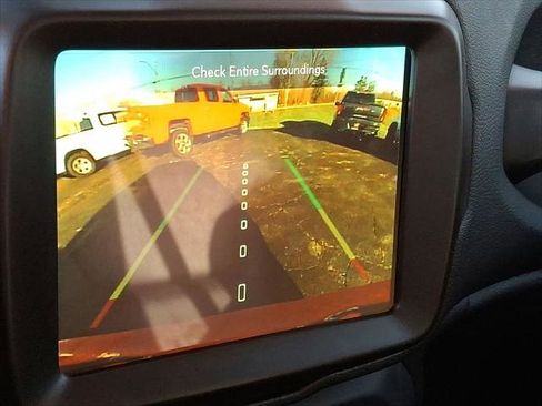 Used 2022 Jeep Renegade Limited image 21