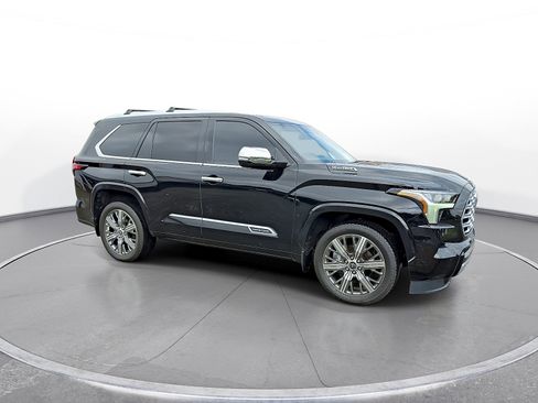 Used 2024 Toyota Sequoia Capstone AWD/4WD image 9