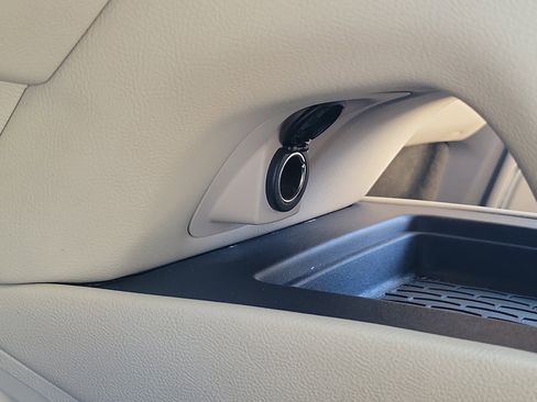 Used 2019 Lincoln Nautilus Select image 30