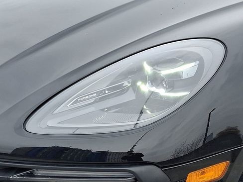 Used 2022 Porsche Macan GTS image 12