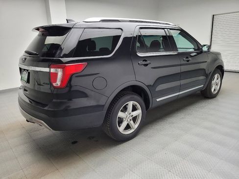 Used 2016 Ford Explorer XLT image 10