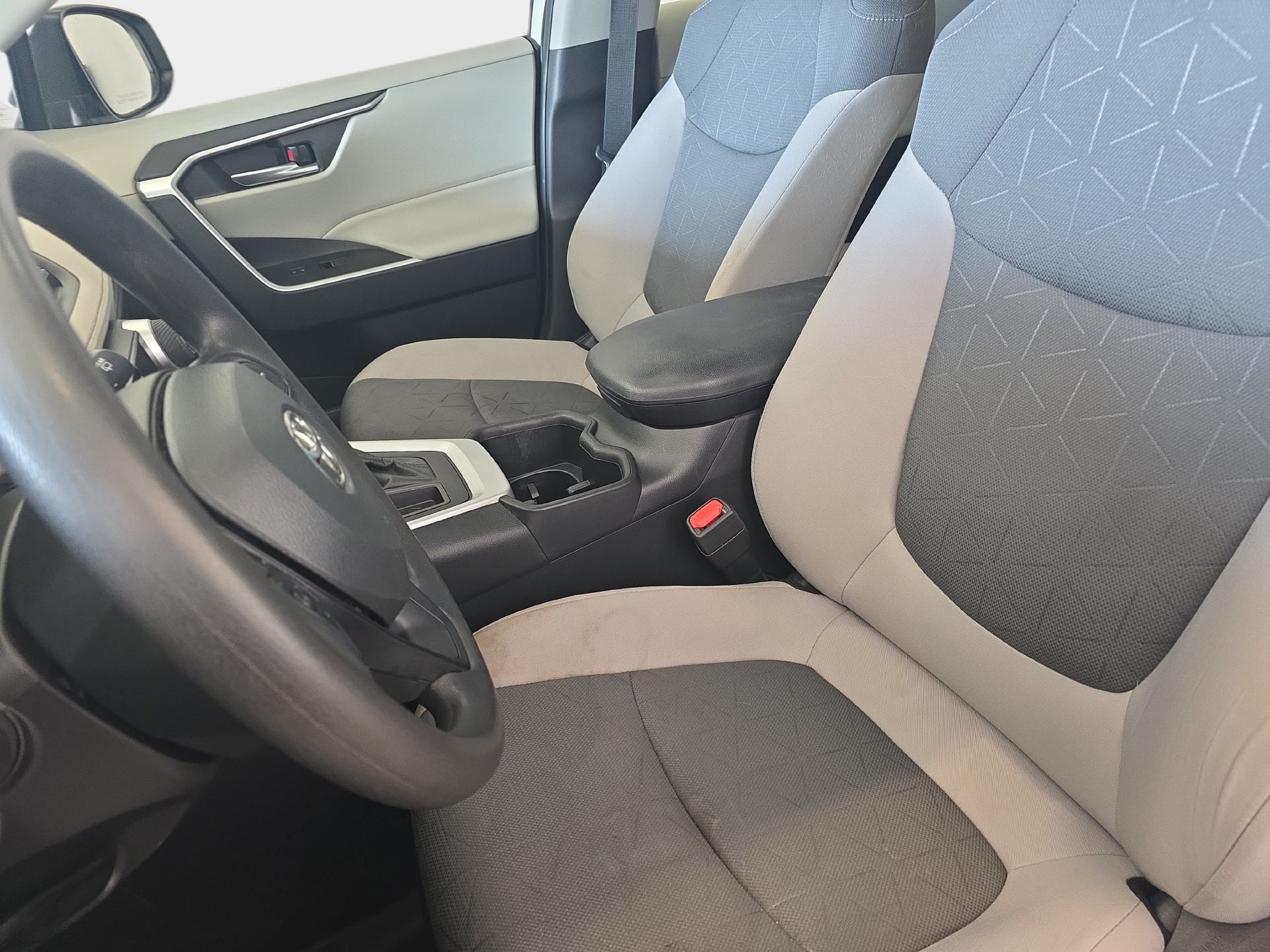 Used 2023 Toyota RAV4 XLE w/ Convenience Package FWD image 15