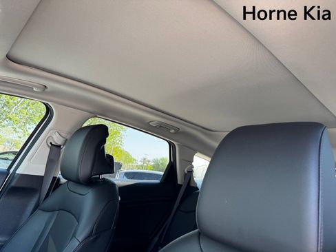 New 2026 Kia Sportage EX w/ EX Panorama Roof Package image 17