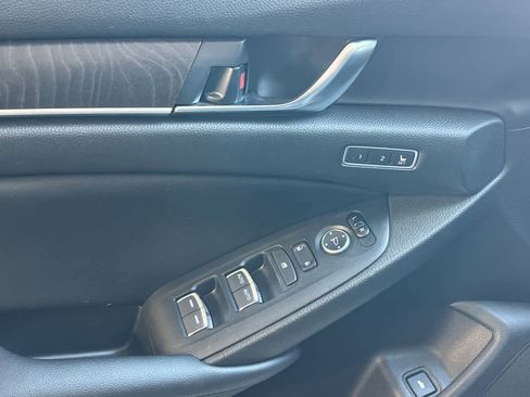 Used 2019 Honda Accord Touring image 13